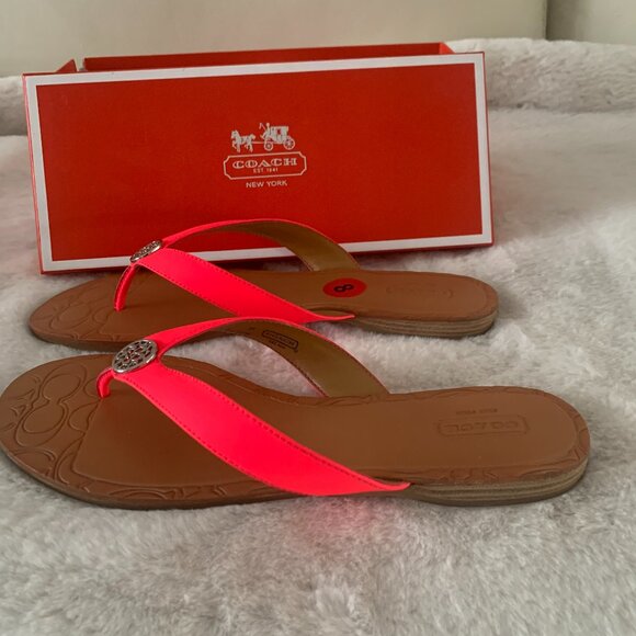 Coach SARA Pink Leather Sandals Flip Flops Size 8M Brand New - Picture 3 of 6